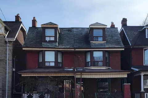 983 Dundas Street, Toronto, ON M6J 1W4