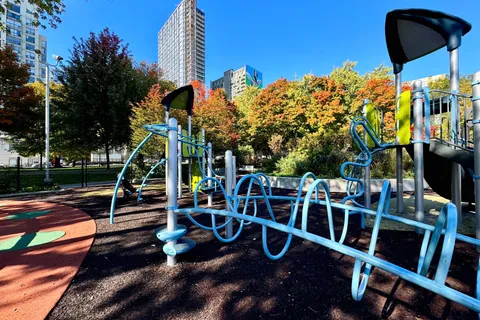 167 Carlton Street, Toronto, ON M5A 2K3