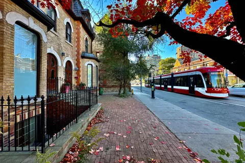 167 Carlton Street, Toronto, ON M5A 2K3