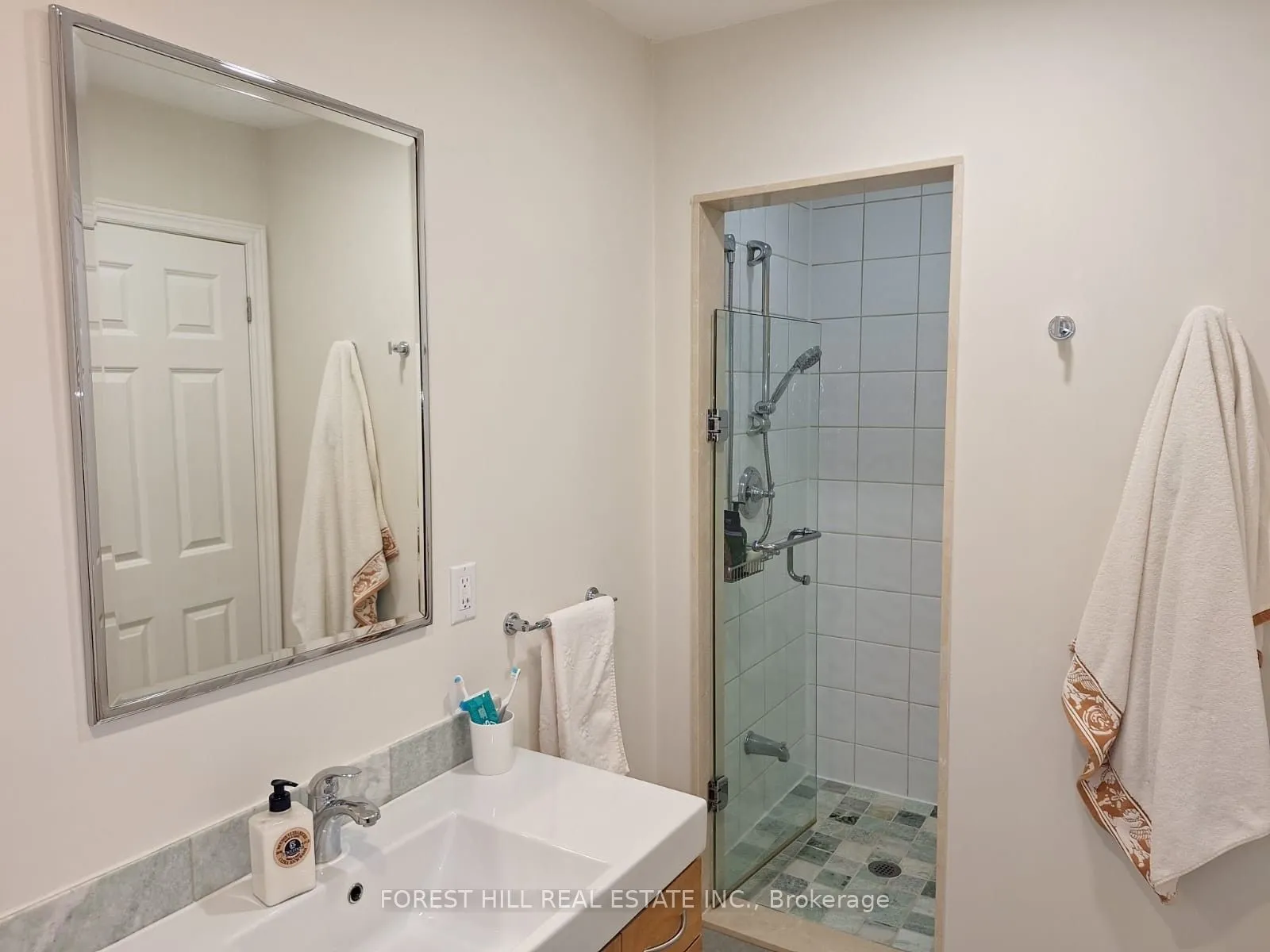 429 Connaught Avenue, Toronto, ON M2R 2M4