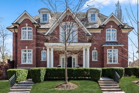 21 De Vere Gardens, Toronto, ON M5M 3E4