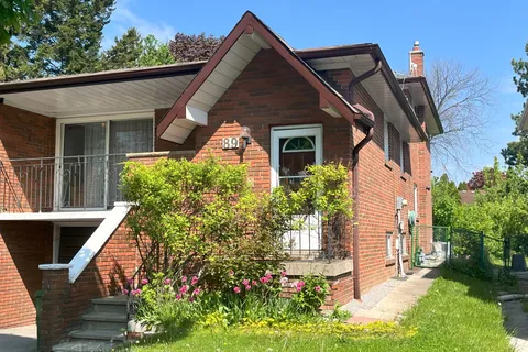 89 Baroness Crescent, Toronto, ON M2J 3K4