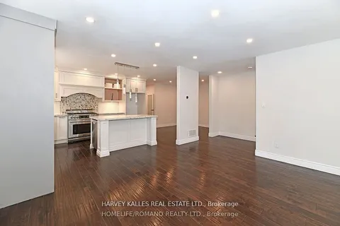 21 King High Avenue, Toronto, ON M3H 3A8