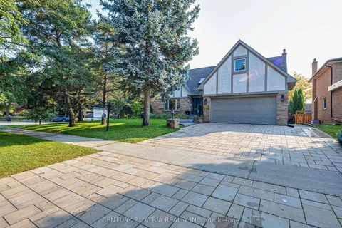 56 Magpie Crescent, Toronto, ON M2L 2E5
