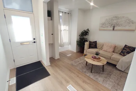 613 Dufferin Street, Toronto, ON M6K 2B1
