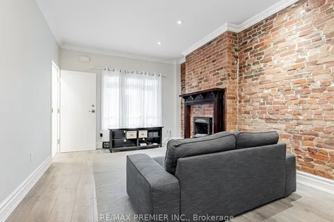 10 St Annes Road, ON M6J 2C1