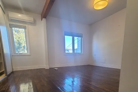 520 Manning Avenue, Toronto, ON M6G 2V7