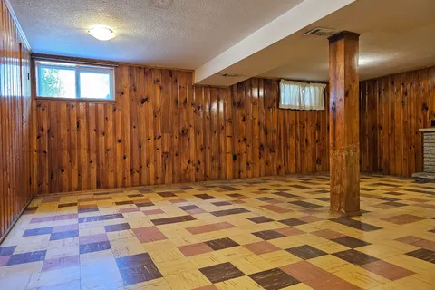 274 Burnett Avenue, Toronto, ON M2N 1W1