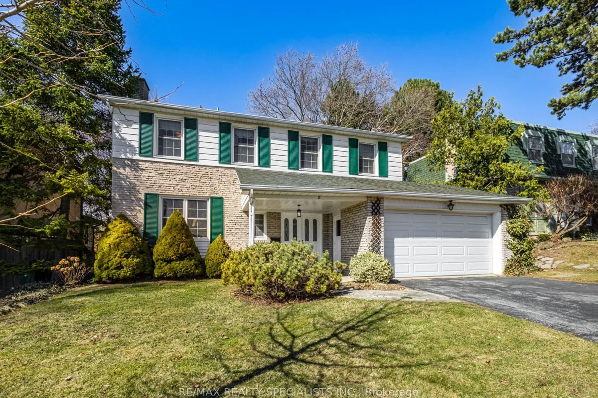 8 Beveridge Drive, ON M3A 1N9