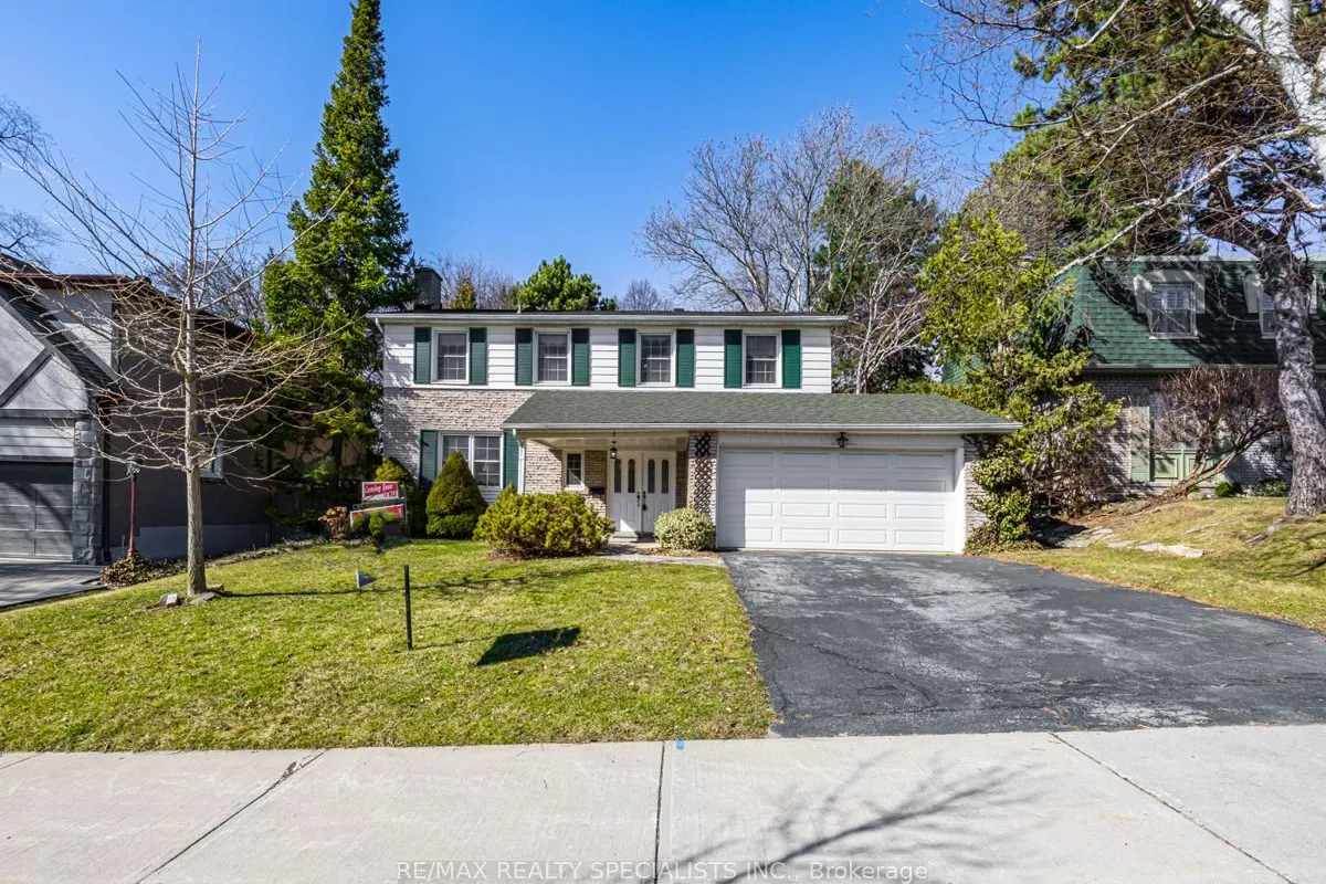 8 Beveridge Drive, ON M3A 1N9