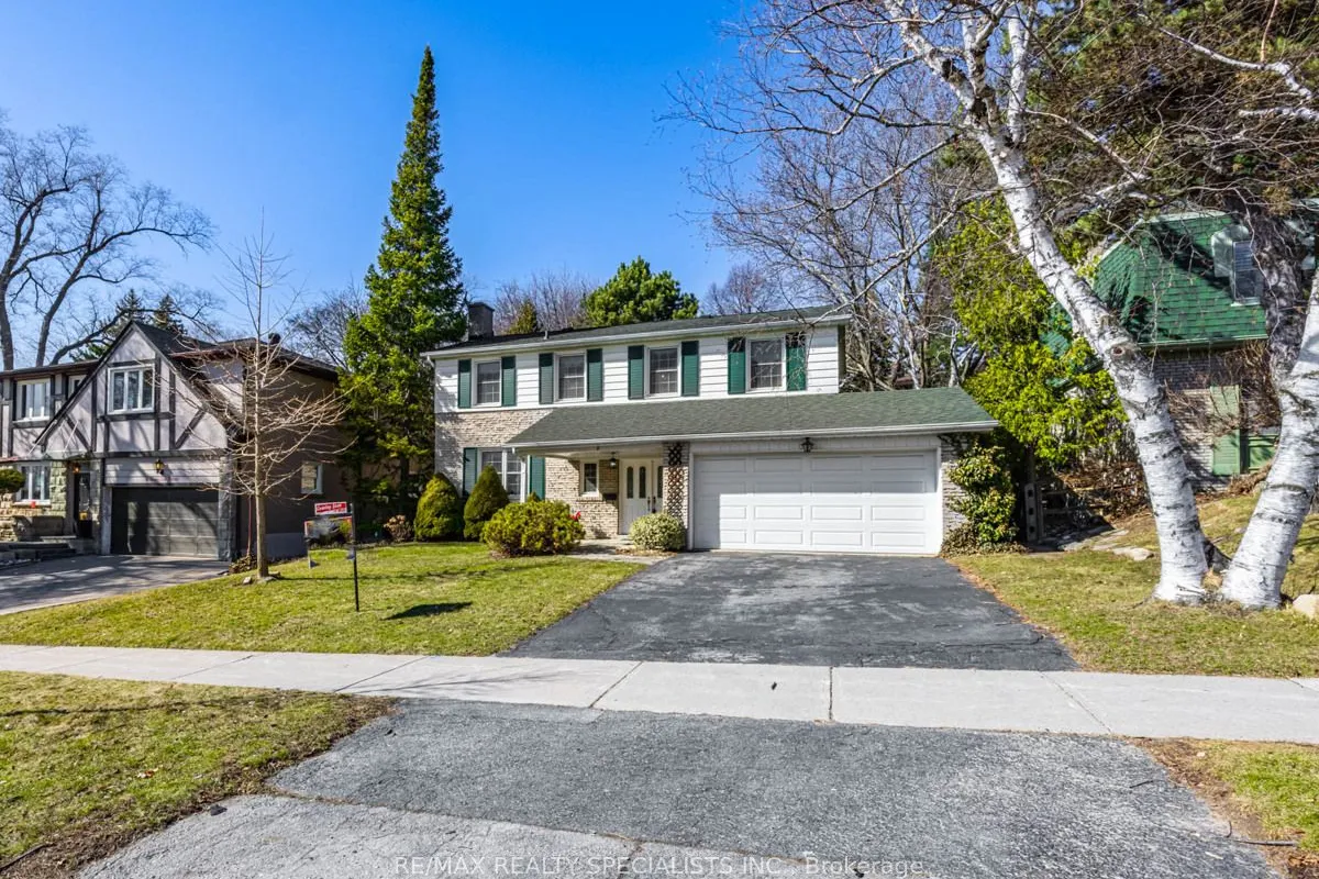 8 Beveridge Drive, ON M3A 1N9