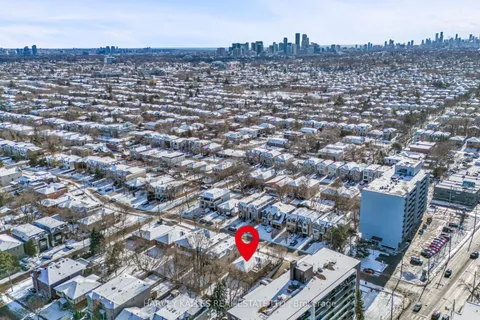 146 Bannockburn Avenue, Toronto, ON M5M 2N5