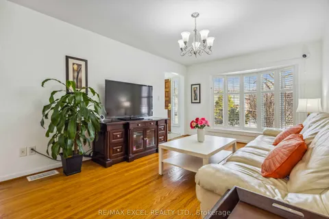 335 Woodsworth Road, Toronto, ON M2L 2T7