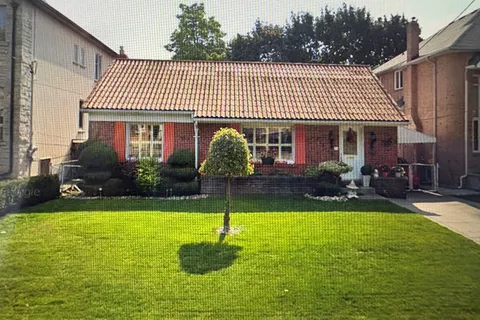 273 Princess Avenue, Toronto, ON M2N 3S4