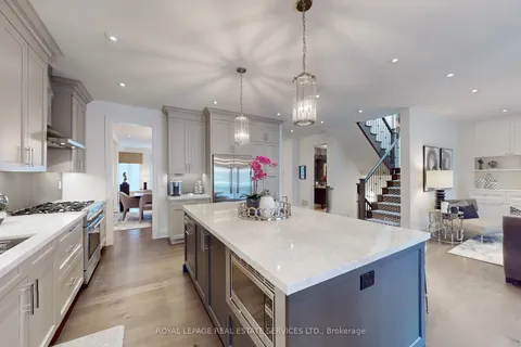 696 Glengrove Avenue, Toronto, ON M6B 3J7
