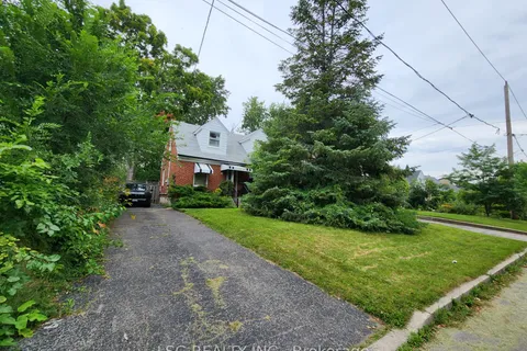 18 Homewood Avenue, Toronto, ON M2M 1J9