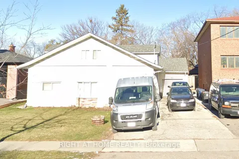 20 Connaught Avenue, Toronto, ON M2M 1G6