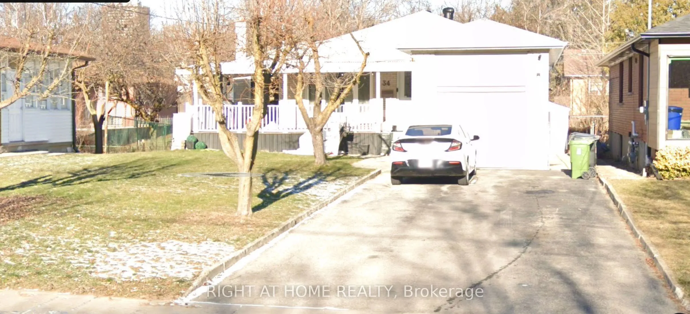 34 Connaught Avenue, Toronto, ON M4L 2V9