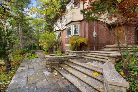 56 Roxborough Drive, Toronto, ON M4W 1X1