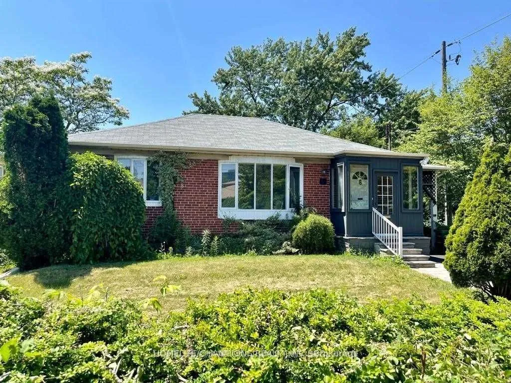 52 Altamont Road, Toronto, ON M2M 1S7