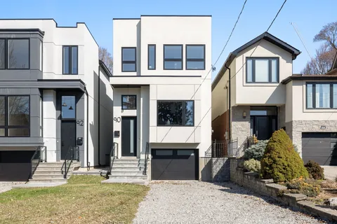 90 Johnston Avenue, Toronto, ON M2N 1H2