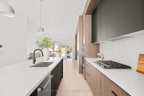 90 Johnston Avenue, Toronto, ON M2N 1H2