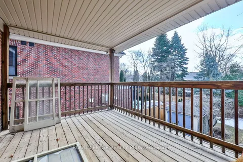 225 Glenrose Avenue, Toronto, ON M4T 1L1