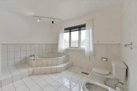 397 Patricia Avenue, Toronto, ON M2R 2N1
