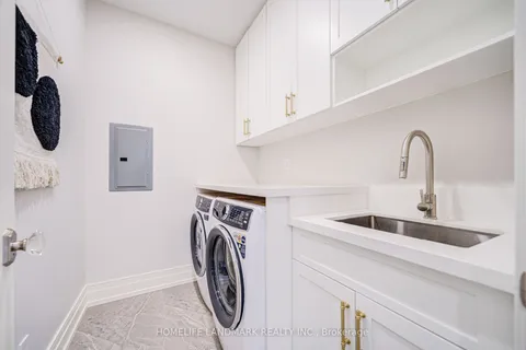3 DROMORE Crescent, Toronto, ON M2R 2H4