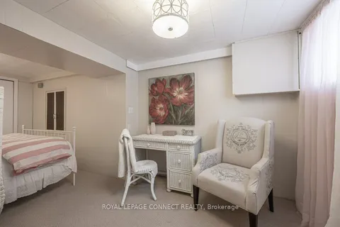 2 Ailsa Craig Court, Toronto, ON M2R 2B8