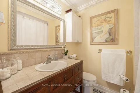 2 Ailsa Craig Court, Toronto, ON M2R 2B8