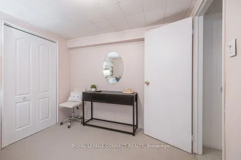 2 Ailsa Craig Court, Toronto, ON M2R 2B8
