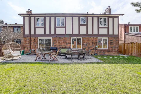 11 Elkpath Avenue, Toronto, ON M2L 2V9