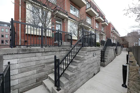 58 Raffeix Lane, Toronto, ON M5A 0G5