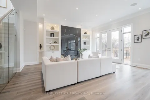 106 Allingham Gardens, Toronto, ON M3H 1Y2