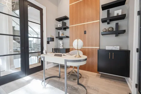 106 Allingham Gardens, Toronto, ON M3H 1Y2
