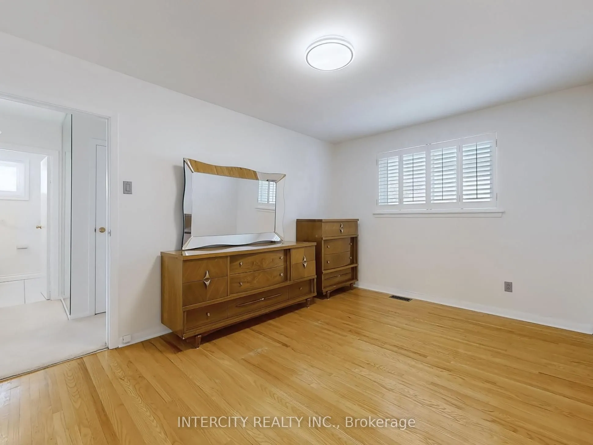 26 Donnalyn Drive, Toronto, ON M2R 2R8