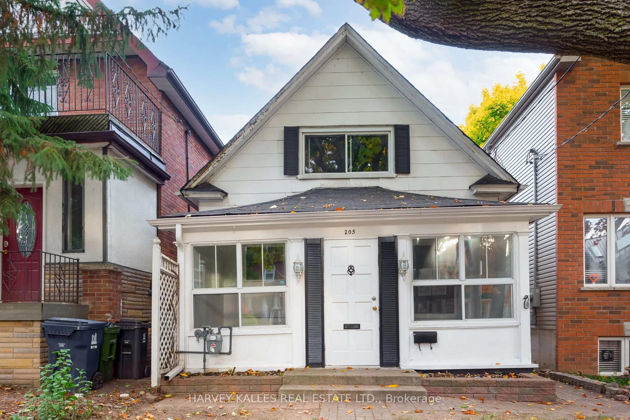 205 Wychwood Avenue, ON M6C 2T5