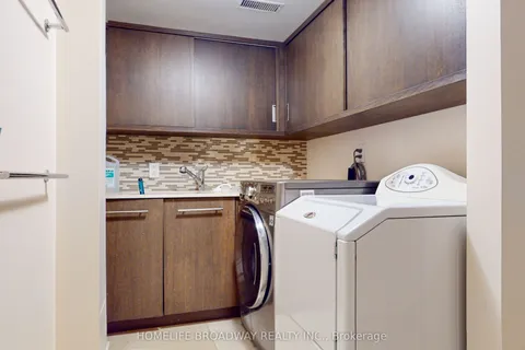33 Rosedale Road, Toronto, ON M4W 2P5