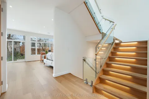 264 Joicey Boulevard, Toronto, ON M5M 2V7