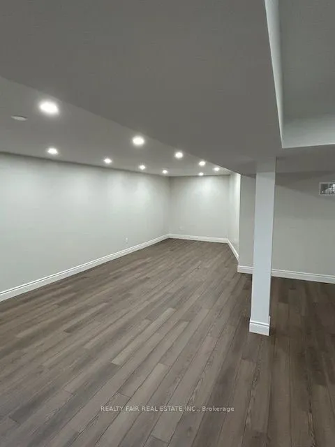 7 Whitehorn Crescent, ON M2J 3B1