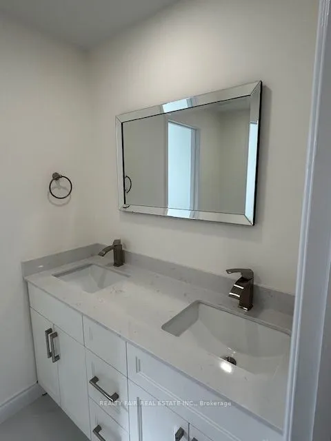 7 Whitehorn Crescent, ON M2J 3B1