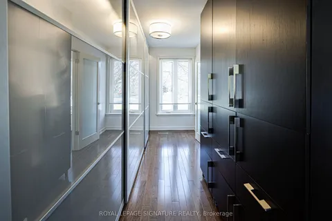2 Parmbelle Crescent, Toronto, ON M3A 3G6