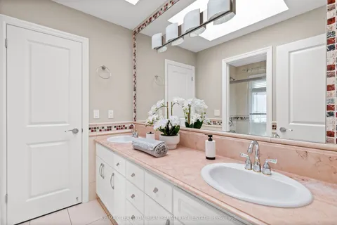 260 Princess Avenue, Toronto, ON M2N 3S1