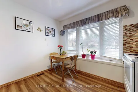 326 Cliffwood Road, Toronto, ON M2H 2E5