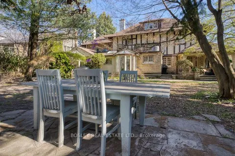 40 Castle Frank Crescent, Toronto, ON M4W 3A3