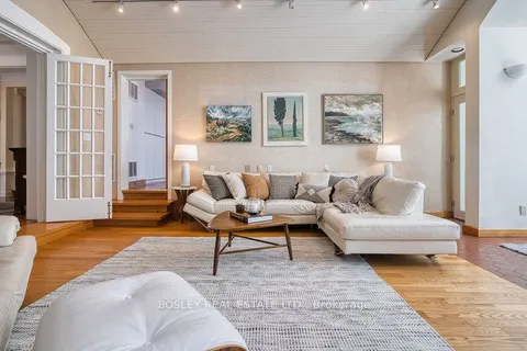 40 Castle Frank Crescent, Toronto, ON M4W 3A3