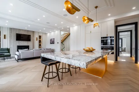 210 Homewood Avenue, Toronto, ON M2M 1K6