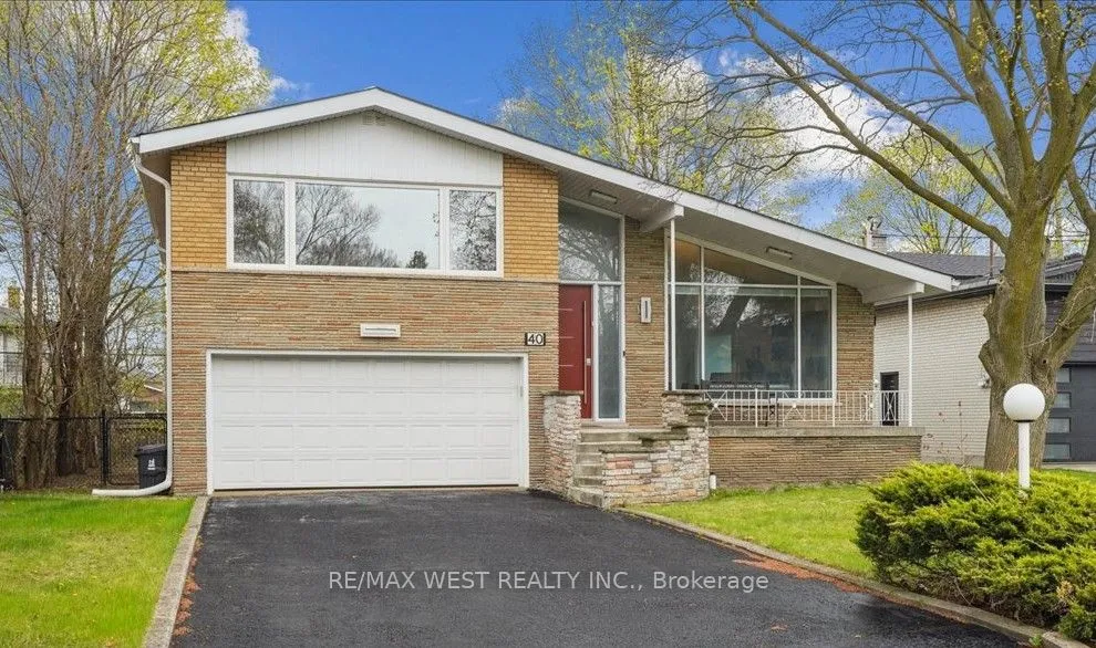 40 Arlstan Drive, Toronto, ON M3H 4V9