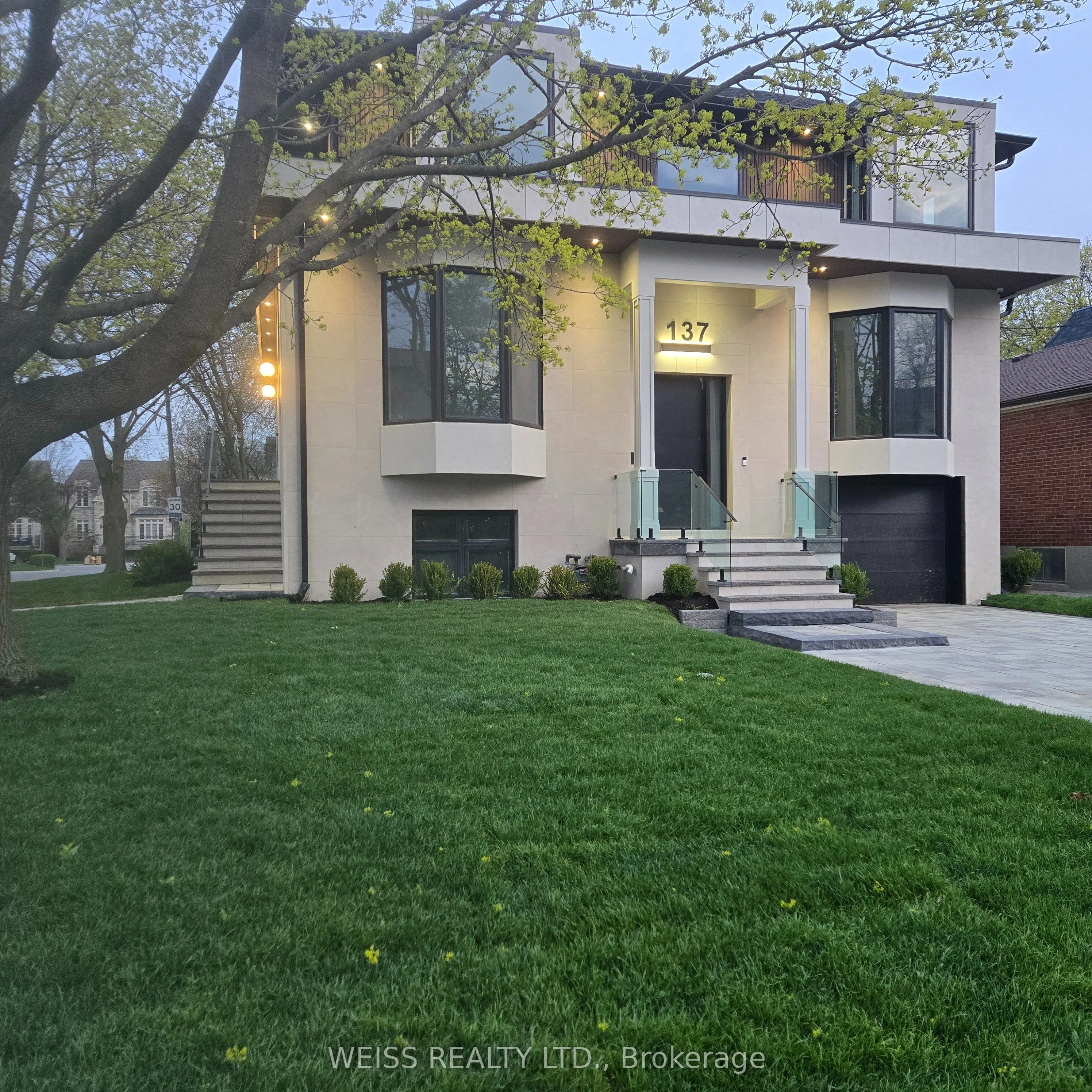 137 Bannockburn Avenue, Toronto, ON M5M 2N4